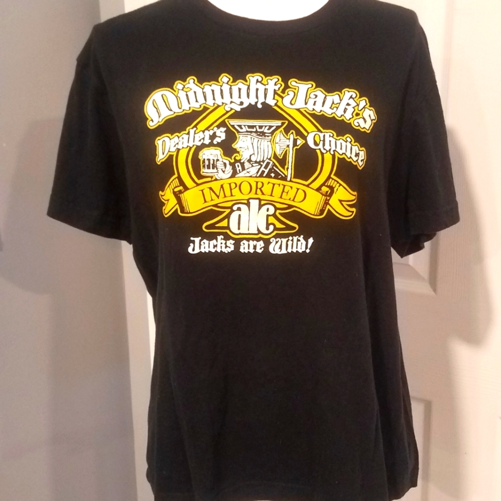 VINTAGE FIT, OLD NAVY GRAPHIC TSHIRT. SIZE L